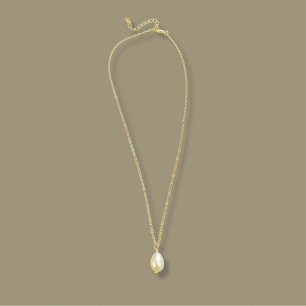 Handmade Freshwater Oval Pearl 16 K Gold Chain Minimalist Necklace..